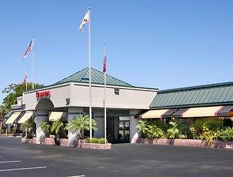 Ramada Speedway Daytona Hotel Daytona Beach Eksteriør billede